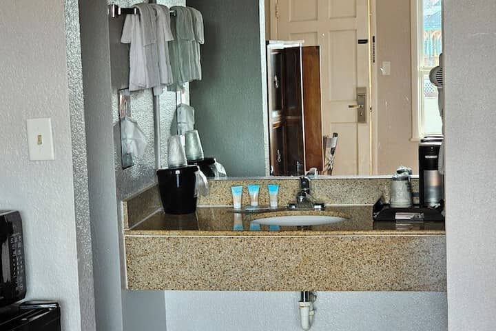 Room 45 of 62
