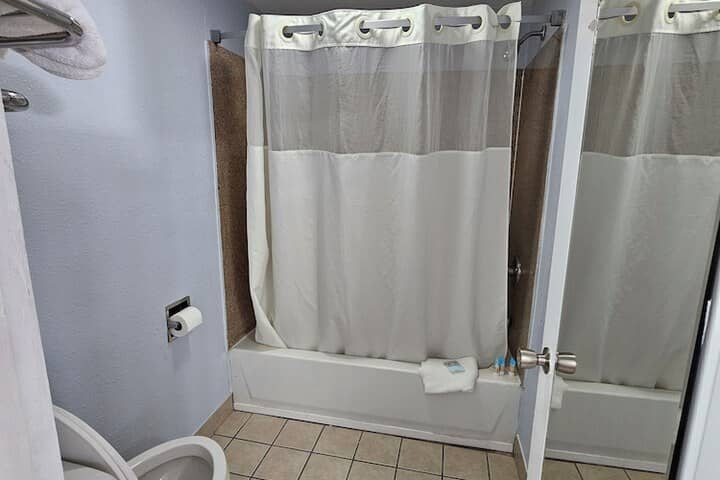 Room 44 of 62