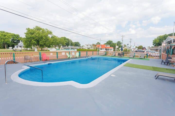 Pool 52 of 62
