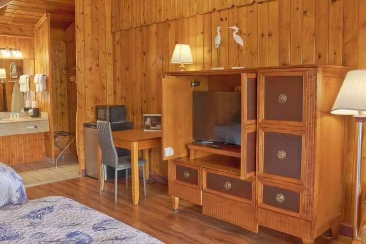 Room 33 of 62