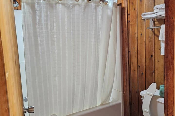 Room 42 of 62
